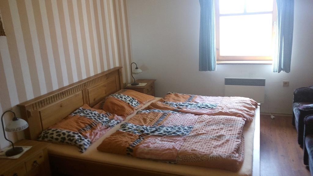 Country Club Konirna Hotel Sluknov Luaran gambar